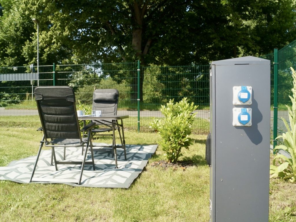 Elektrische aansluiting op de camperplaats