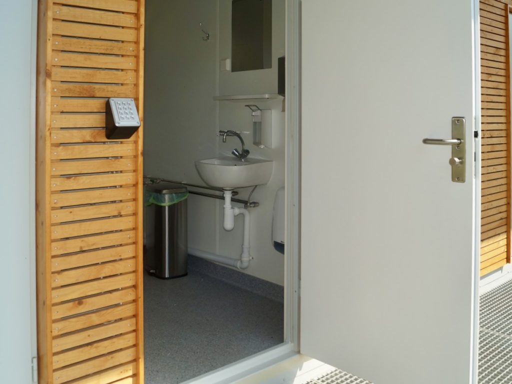 Toiletten op de camperplaats