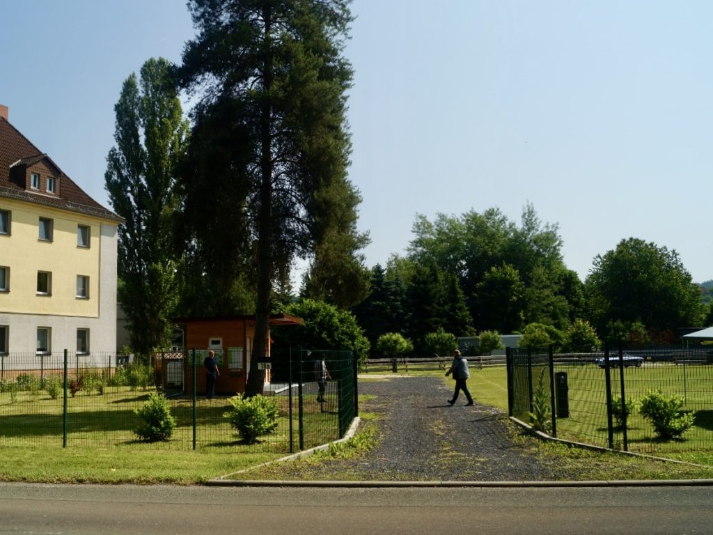 Ingang naar camperparkeerplaats